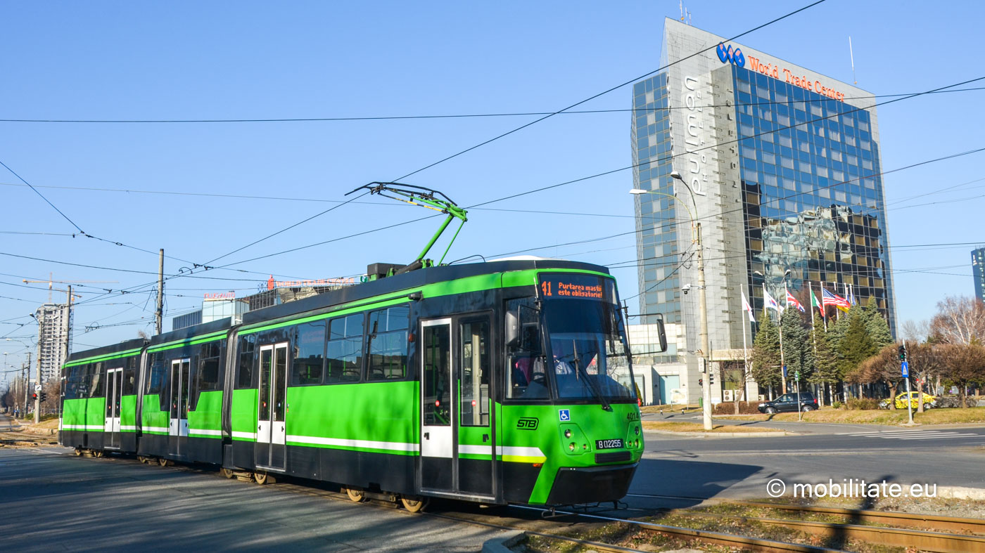 Curățare facilă a tramvaielor STB cu vopseaua Antigrafitti Chimtitan